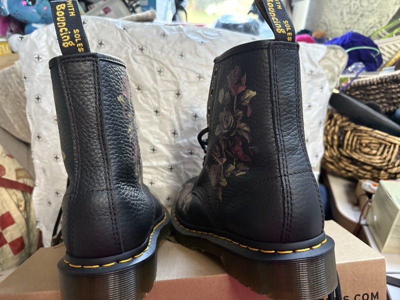 Dr Marten boots - Decayed Roses UK size 6 Carousel 2