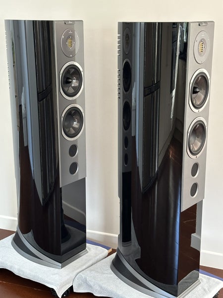 (Save $25,000) Audiovector R6 Avantgarde Speakers - Made In Denmark Carousel 1