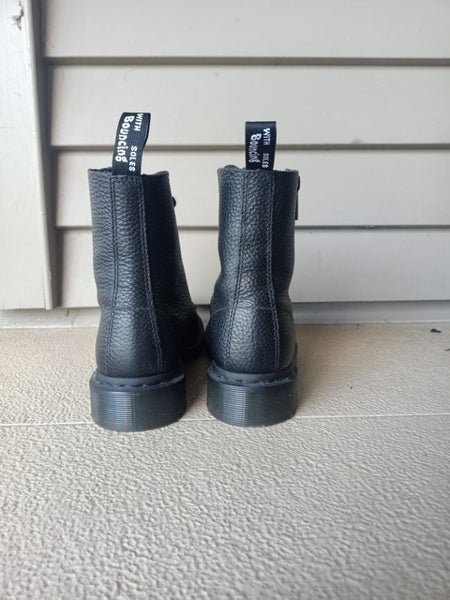 Dr. Martens boots EU3862971969115394111