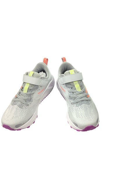 NEW BLANACE SHOES PAIR Carousel 2