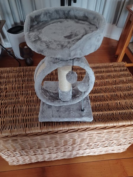 Cat scratcher and bed Carousel 1