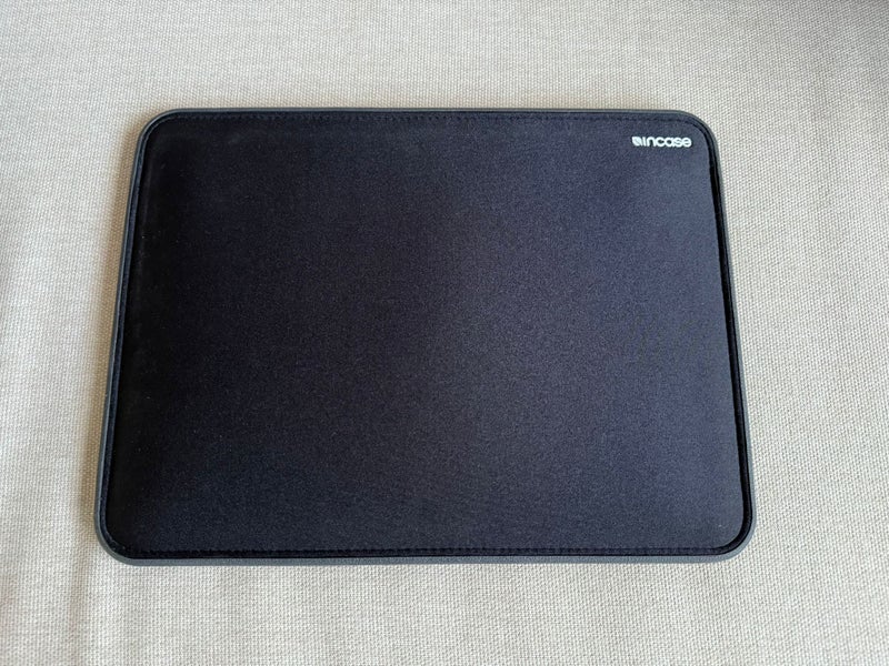 Incase Laptop Sleeve Carousel 1