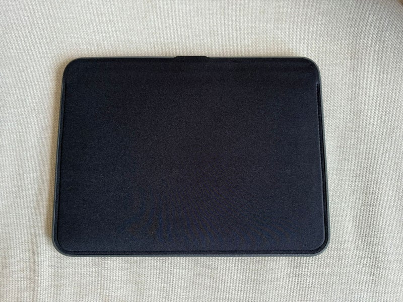Incase Laptop Sleeve Carousel 2