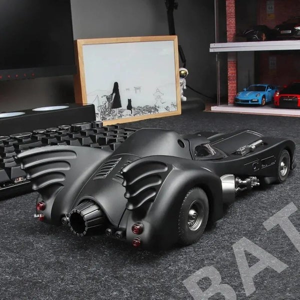1:18 1989 Batmobile Die-cast Car with Batman Figure, Toys for Kids and Adults Carousel 6