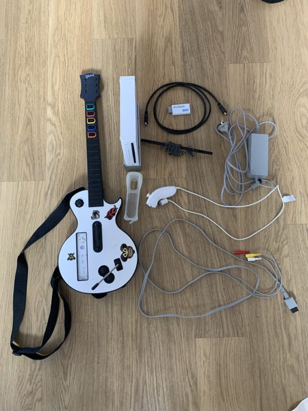 Nintendo Wii GUITAR HERO bundle628632281986581121