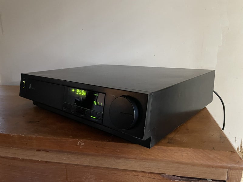 Acoustic Research T-04 Tuner - Works Really Well + Tidy Condition62930698258177112