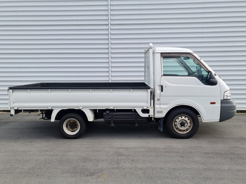 2012 Mazda Bongo63613194995075112