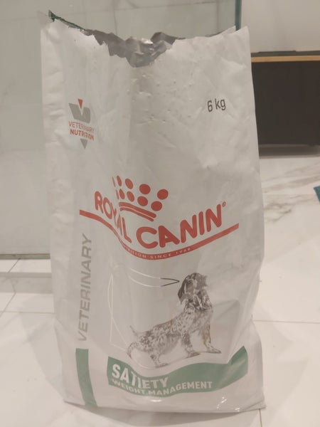 Royal Canin Diet Satiety Weight Management Dog Biscuits Not A Full Bag 3.7KGS Carousel 1