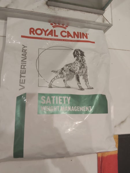 Royal Canin Diet Satiety Weight Management Dog Biscuits Not A Full Bag 3.7KGS Carousel 9