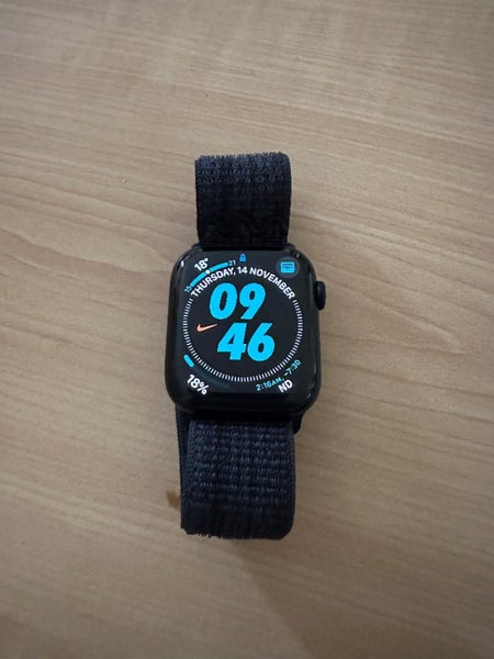 Apple Watch 9 45mm Carousel 1