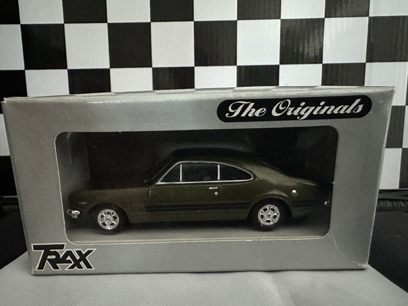 1:43 HT MONARO GTS 30th Anniversary Edition Carousel 2