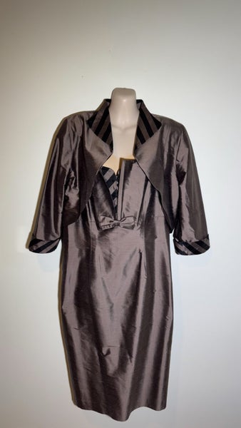 Kevin Moore silk dress. Custom-made. Worn once. Carousel 4