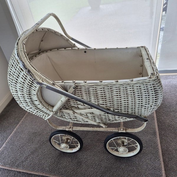 Vintage dolls pram Carousel 2