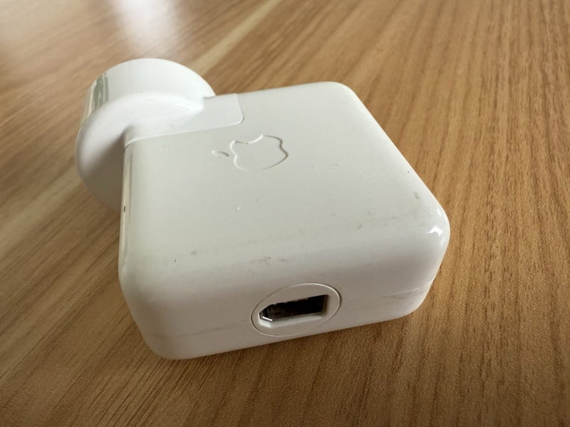 iPod (Scroll Wheel) 1st Generation 5Gb Model M8541 2001 Carousel 20