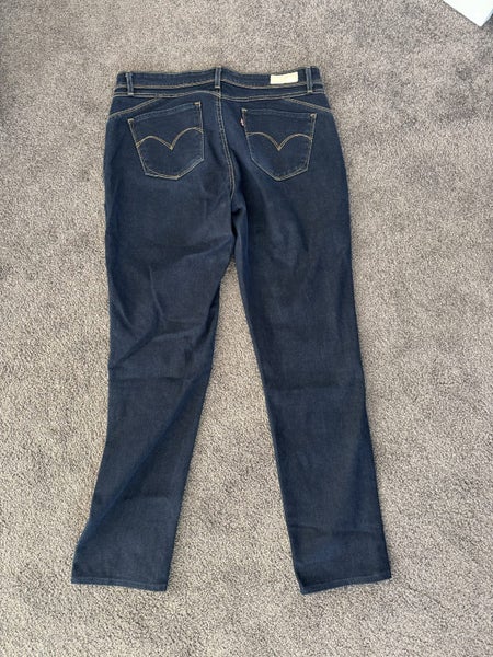 Levi’s Demi Curve Skinny - size 3162935701487875112