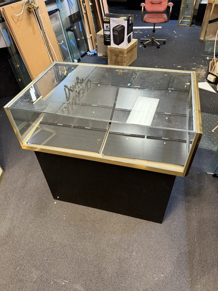 Jewellery cabinets Carousel 1