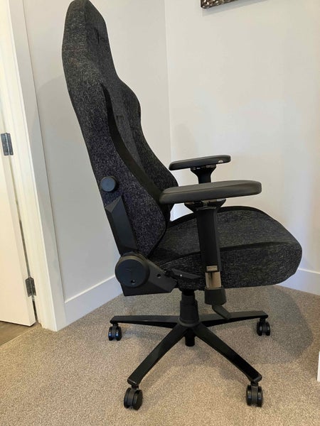 Secret Lab Titan 2020 Gaming Chair Carousel 6