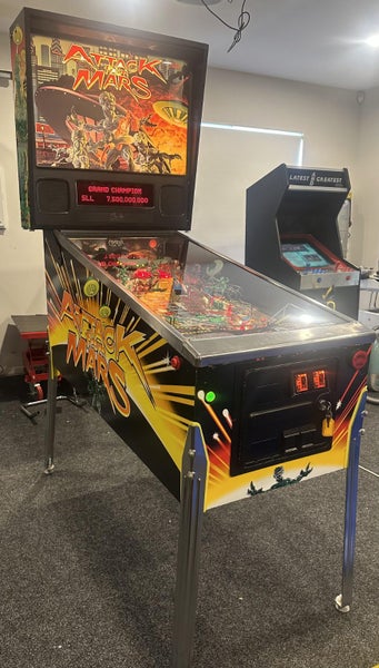 Attack From Mars Pinball Machine Carousel 1