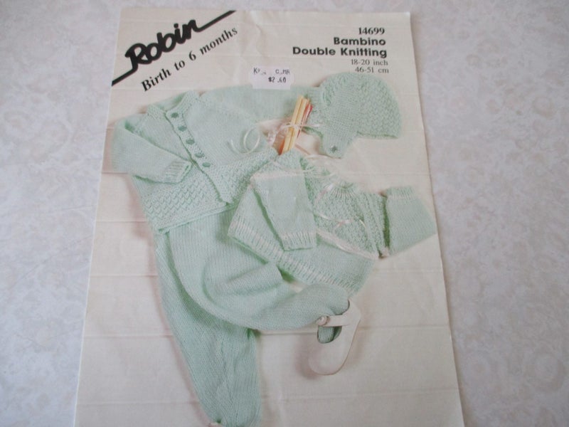 Baby Knitting Pattern - Robin Baby Outfit Carousel 1