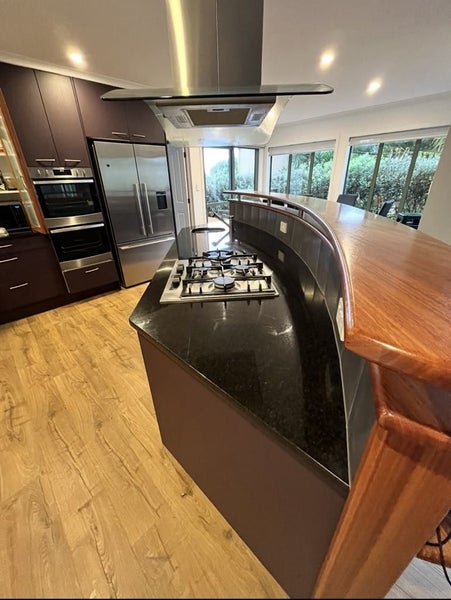 Rimu Kitchen & Island Carousel 2