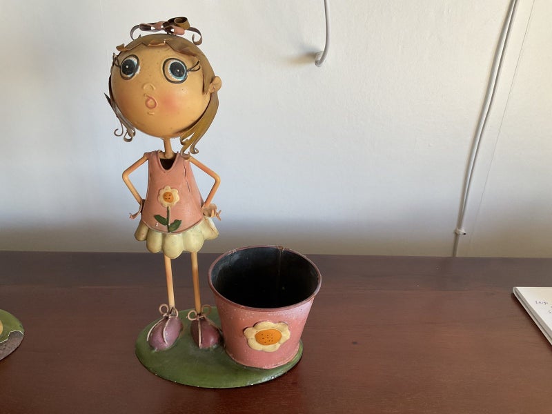 Garden art tin people62863214681985111