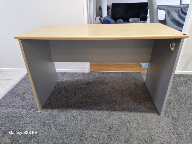 $1 reserve Wooden Desk Carousel 1