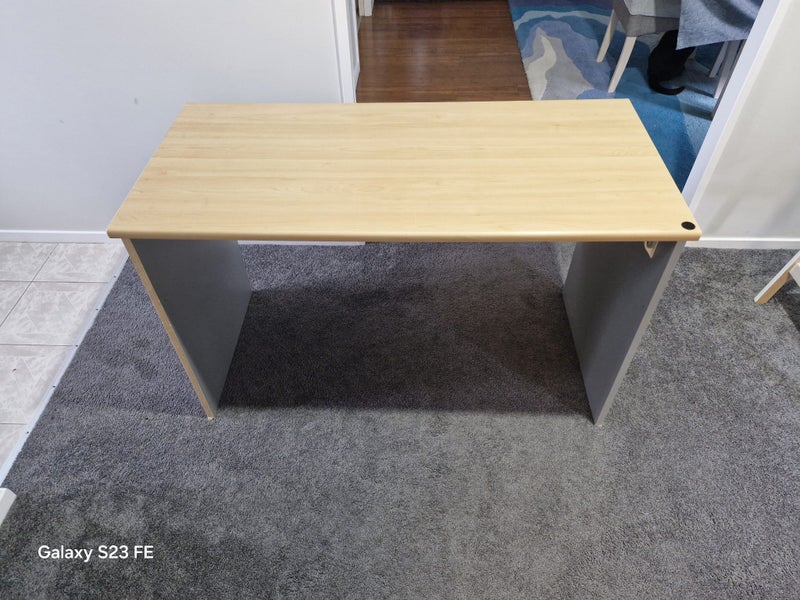 $1 reserve Wooden Desk Carousel 2