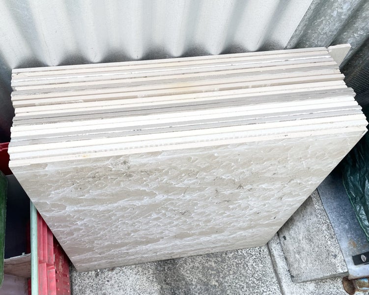 Set of 19 tiles 600x600 mm $1 Reserve Carousel 1