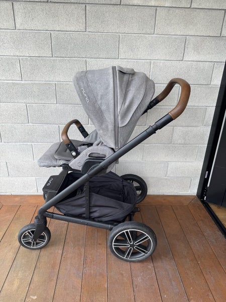 Nuna Mixx Carousel 1