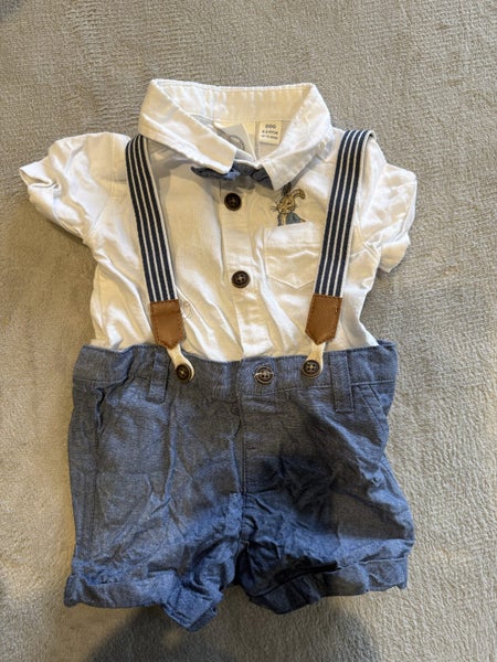 Peter Rabbit Suit size 0-3 months worn once62854321644546117