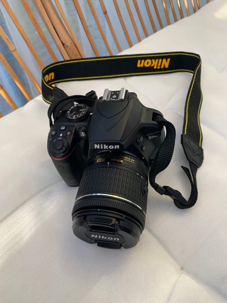 Nikon D3400 24.2 mp DSLR camera and case - perfect condition, barely ever used62960459554945111