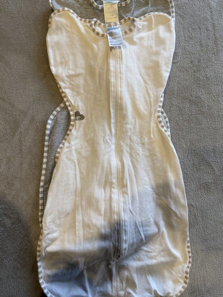 Love to dream swaddles x 2 size medium Carousel 1