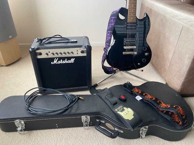 Epiphone SG Special with Marshall MG15 Amp - Plus accessories62864741230337111