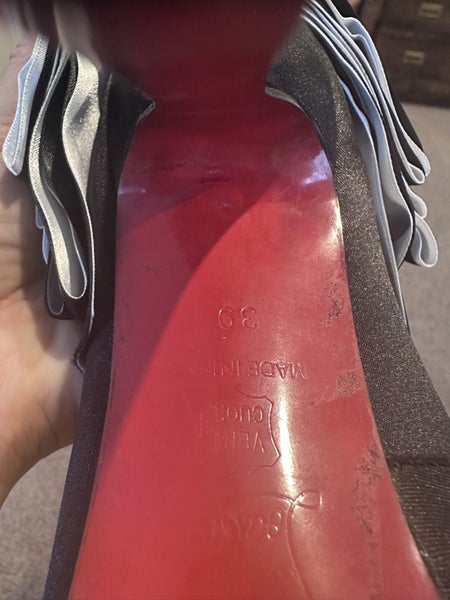 CHRISTIAN LOUBOUTIN ANEMONE SATIN PUMPS Carousel 7