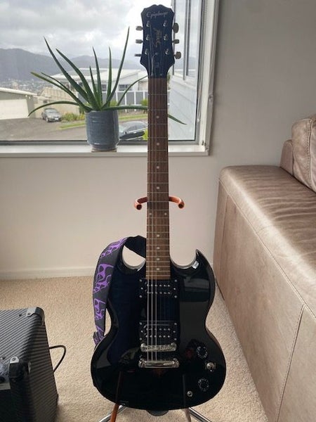 Epiphone SG Special with Marshall MG15 Amp - Plus accessories62864741230337111