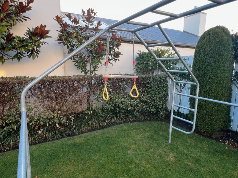 Jungle Gym / Monkey Bars62863240456833111