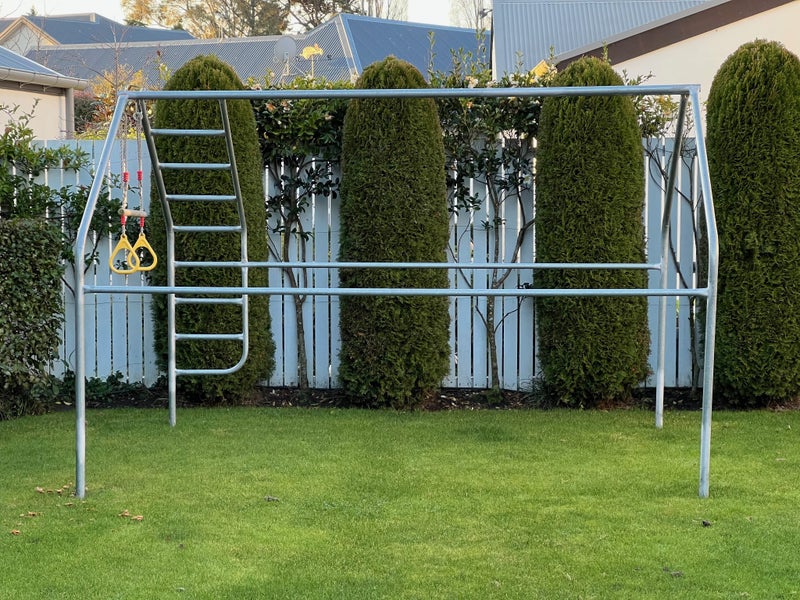 Jungle Gym / Monkey Bars62863240456833112