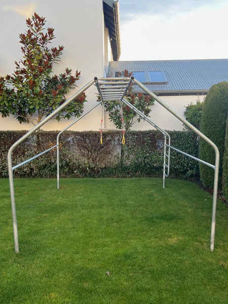 Jungle Gym / Monkey Bars62863240456833114