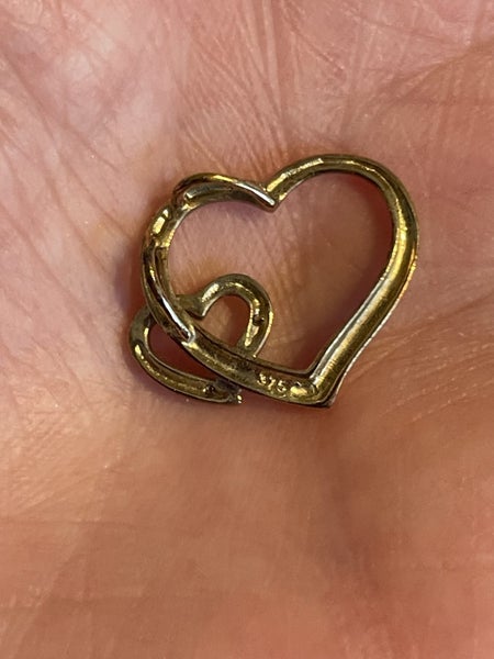 Small 9ct gold heart pendant62864731377538113