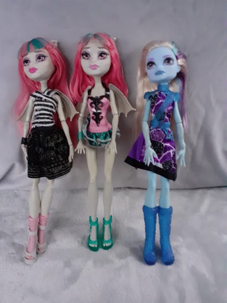 Monster high dolls Carousel 1
