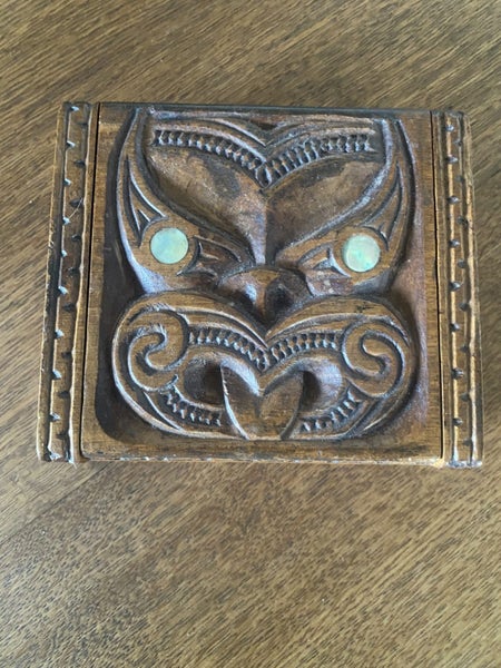 Awesome old Maori carved box Carousel 1