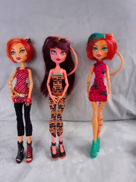 Monster high dolls Carousel 1