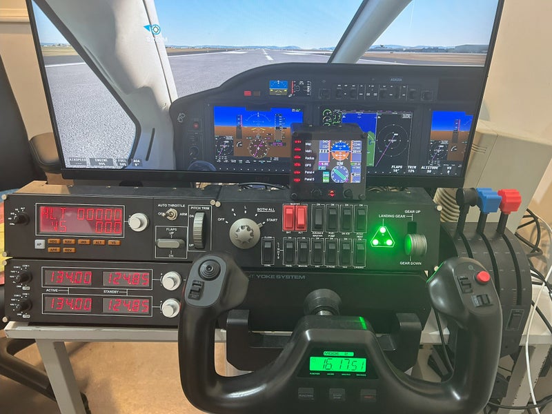 LOGITECH G FLIGHT SIM GEAR - THE COMPLETE SYSTEM Carousel 2