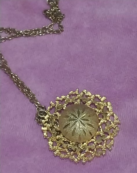 Vintage goldtone necklace stamped 1572 Carousel 1