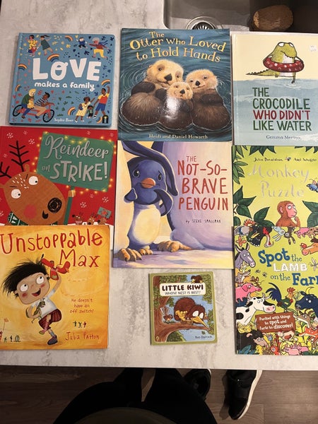 Selection of books (23 books) - ages 1-7, all in great condition Carousel 2