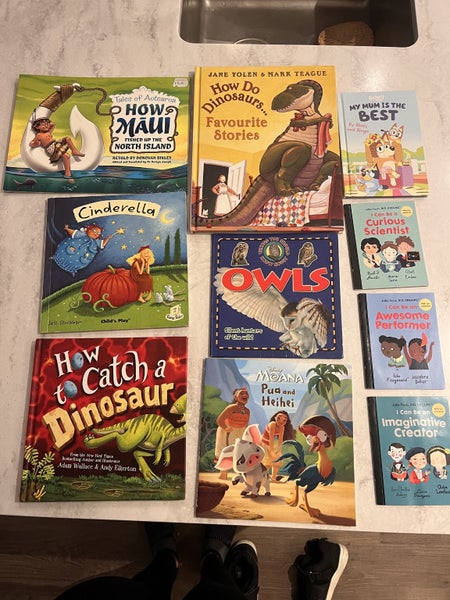 Selection of books (23 books) - ages 1-7, all in great condition Carousel 1