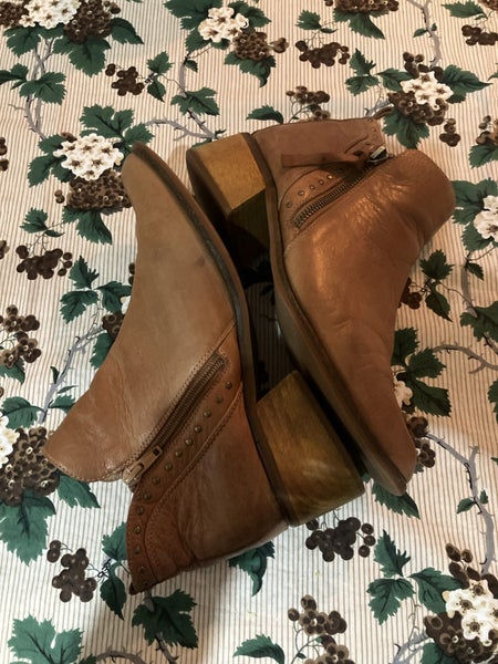 Bresley Tan Leather Ankle Boot { Size 38 } Carousel 1