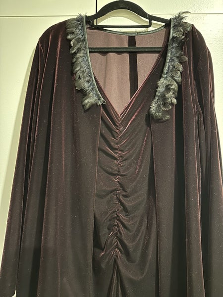Maroon velvet gown and jacket62864728710913111