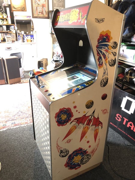 Stand up space invader console Carousel 2