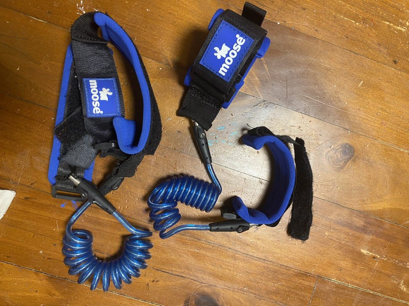 Two Moose travel straps Carousel 1